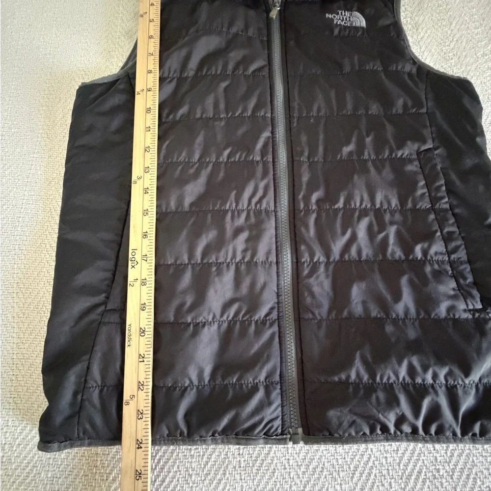 The North Face Men’s Reversible Puffer Fleece Vest Black/Grey Size: Small